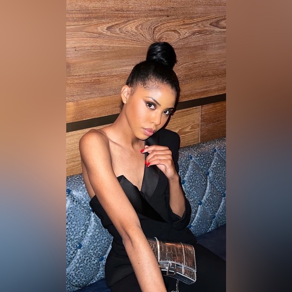 WOMEN'S HOURGLASS WALLET ON CHAIN IN SILVER - Picture 4 of 4